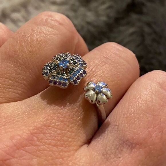 The Eternal Adjustable ring in Silver - Picture 6 of 13